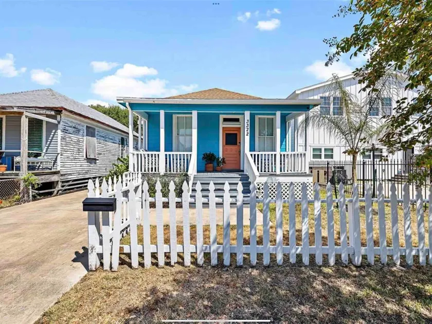 Beach bungalow only 3 blocks to beach! - Image 1