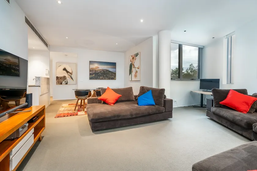 2BR Apartment near Parliament House - Hosted by Canstay - Image 1