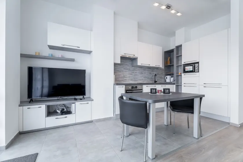 BpR CHIC White Home with Terrace & A/C & Garage - Image 1