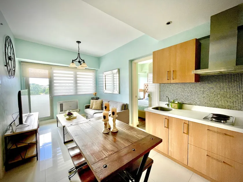 2 BR Suite w/ parking, Netflix & Self check-in - Image 1