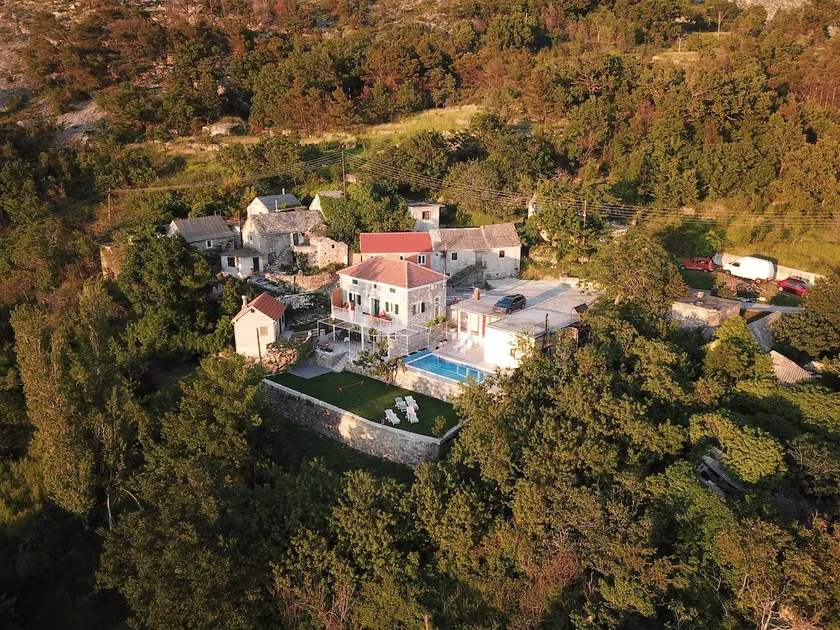 Vacation home in a wildly romantic quiet location - Image 1