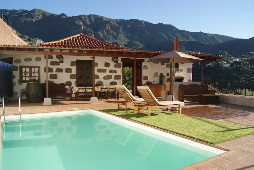 Hus Centenaria Santa Lucia - Pool & Jacuzzi - Image 1