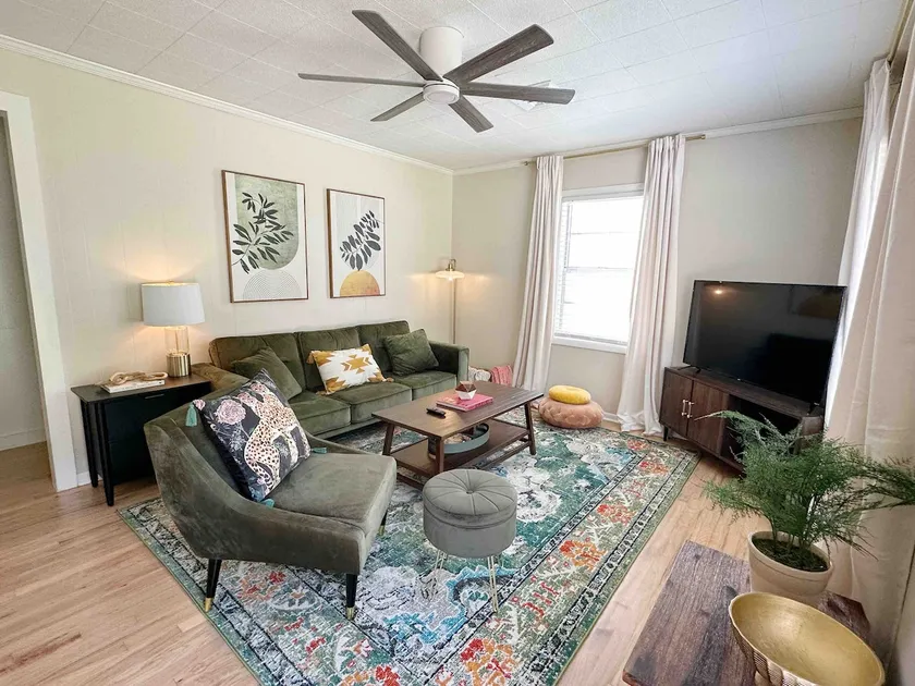 Velvet Crush Cottage - Image 1