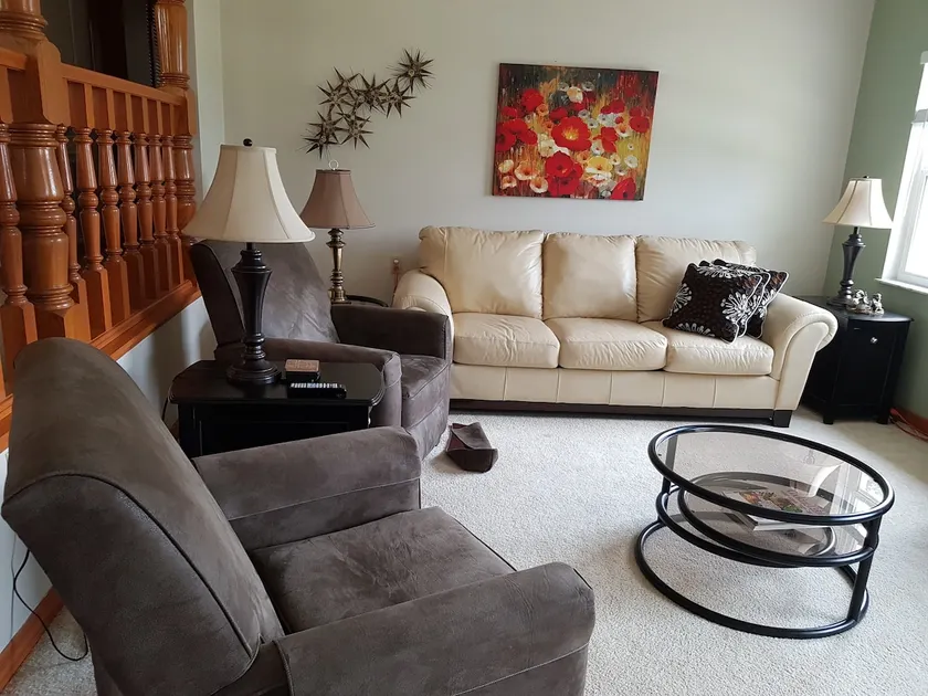 Cozy lakefront home an hour from Disney World - Image 1