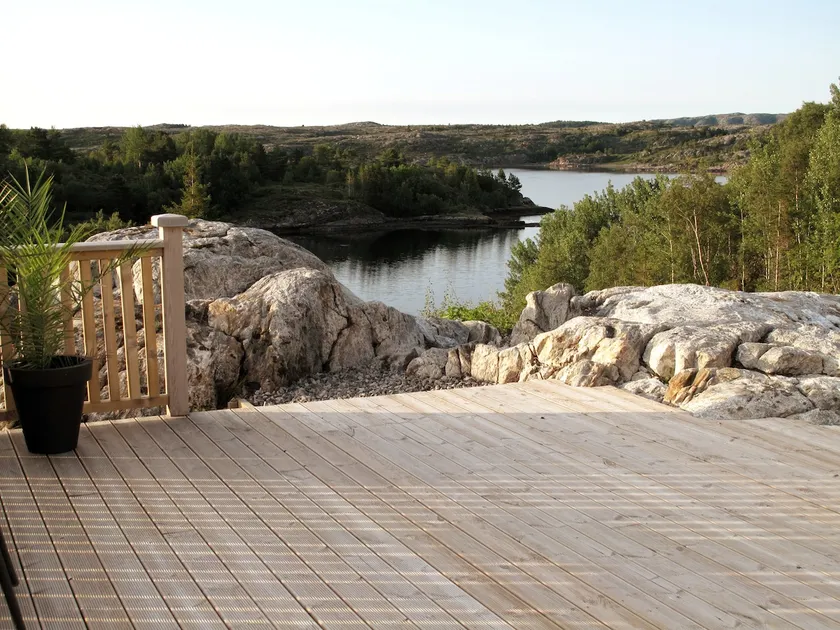Luxury 10 person holiday home. Private beach/view. - Image 1