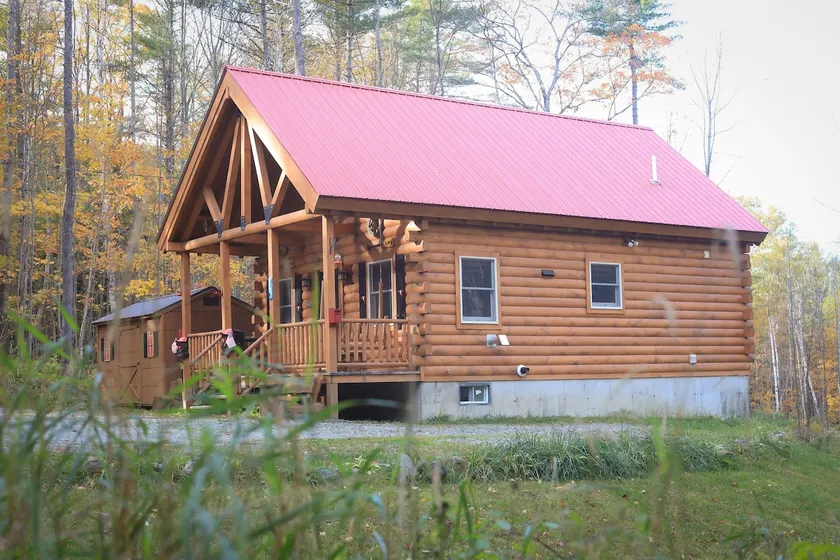 Black Bear's White Mountain Log Cabin w/hot tub - Image 1