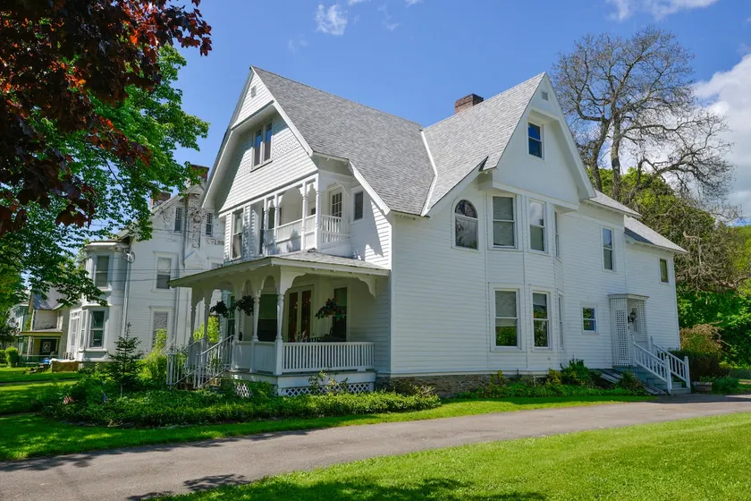 The Magnolia House - Image 1