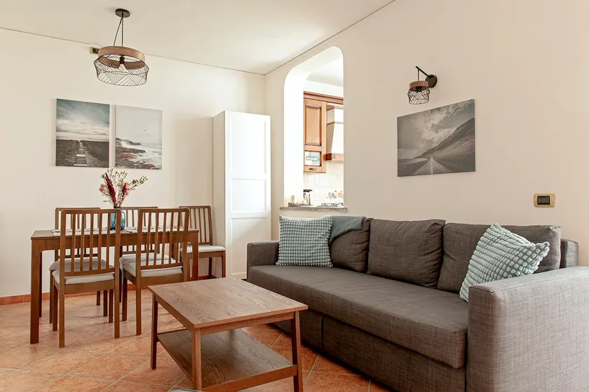 Cozy Retreat in Coastal Livorno - Image 1