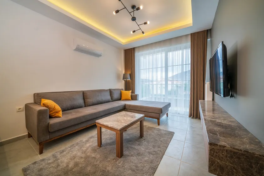 Midpoint Suites - Deluxe Suite 105 - Image 1