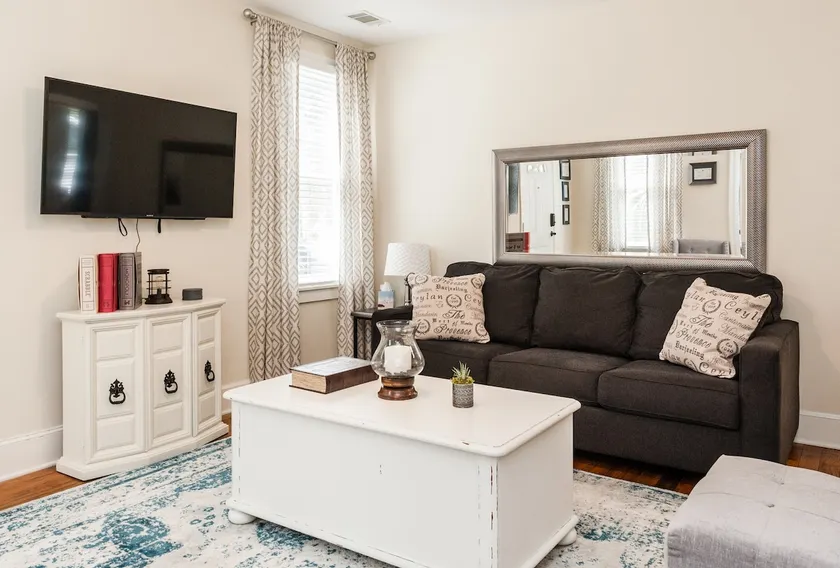 Cozy Carolina Cottage (Graduation or Downtown) - Image 1