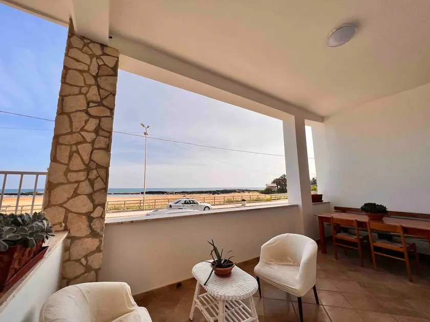 Modern Oasis. 1 minute walk to the beach. A/C - Image 1