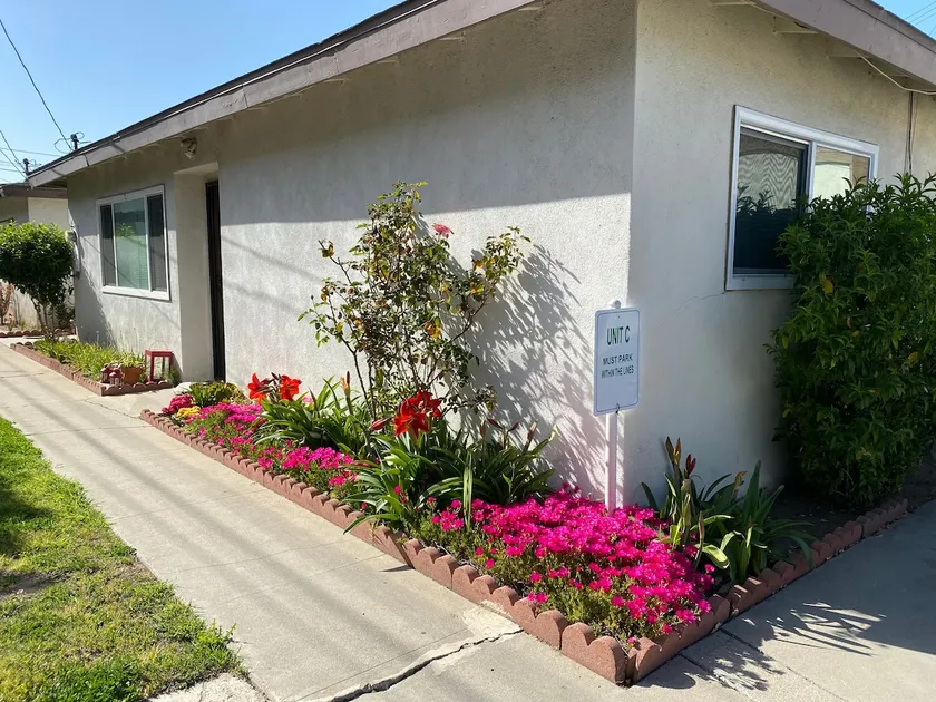 Cute, clean and comfortable in Gardena. - Image 1
