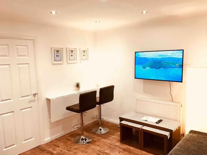 Fountain View 1BR Flat Oxford - Free Parking - Image 1