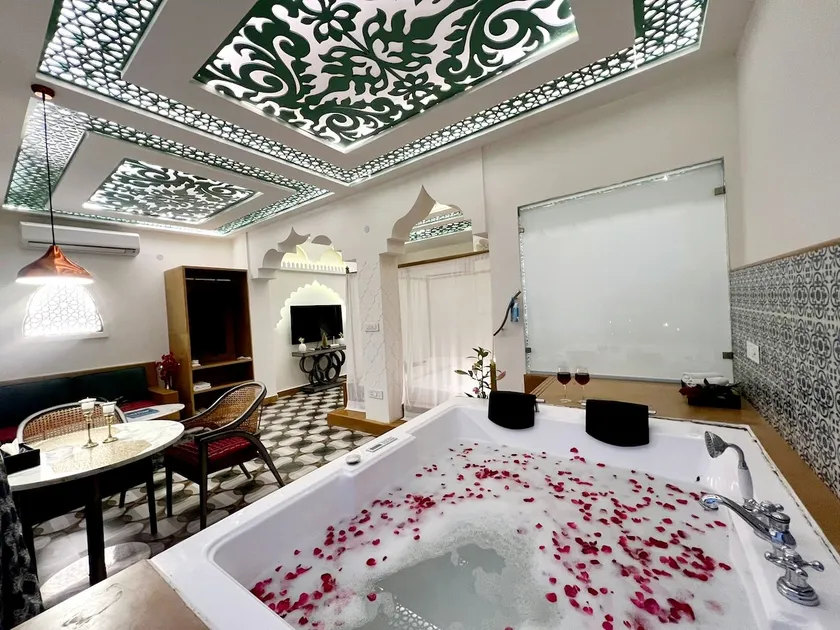 Royal Palace By Luxury Vibes Stay - Image 1