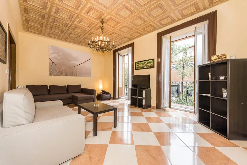 Grand Latina Apartment - Image 1