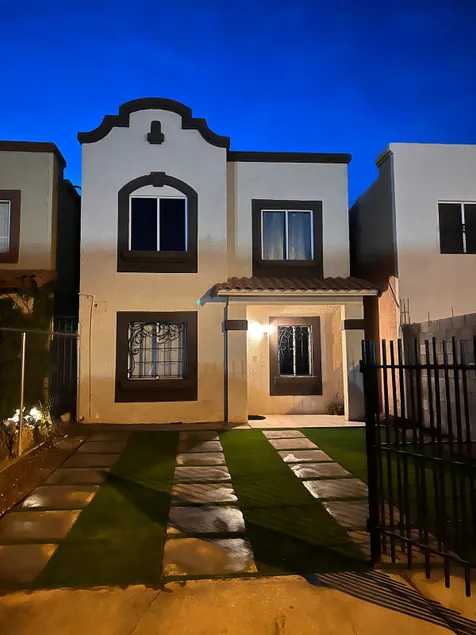 “Invoice” house in private, central - Image 1