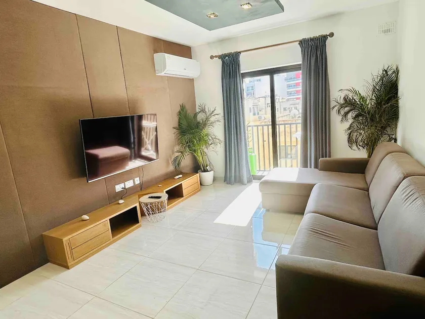 Cosy Home Close to the Sea, King-Size Bed - Image 1