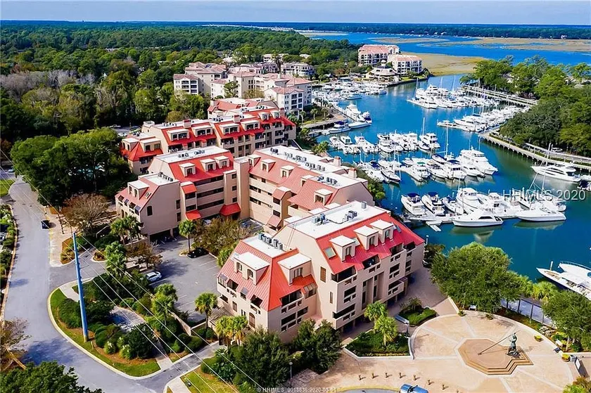 Prime Spot: Harbour, Dining, Shops & Beach (1.5 m) - Image 1