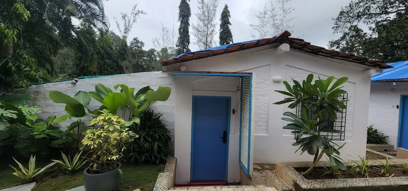 Private Jacuzzi Cottages at Wild Orchid Sancoale - Image 1
