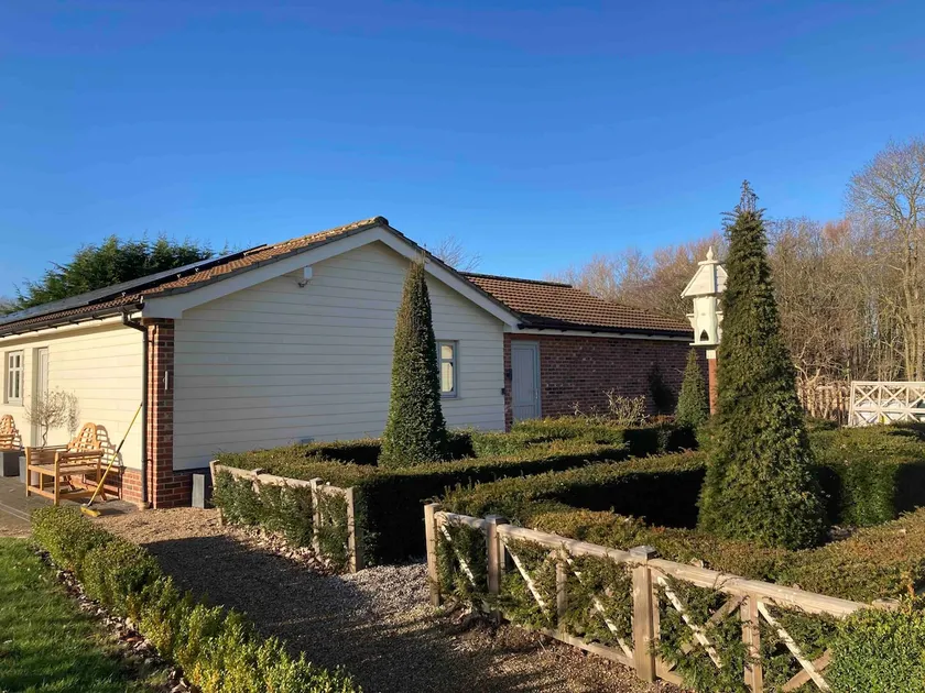 The Oaks, Luxury 2 bedroom cottage in a peaceful location - Image 1
