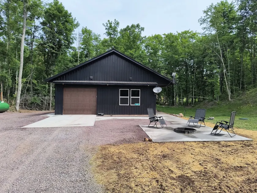 Black Barn Lodge - Image 1