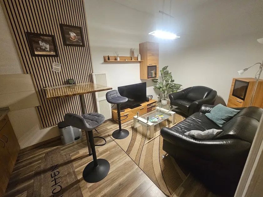 Max's Hinterhaus - Image 1