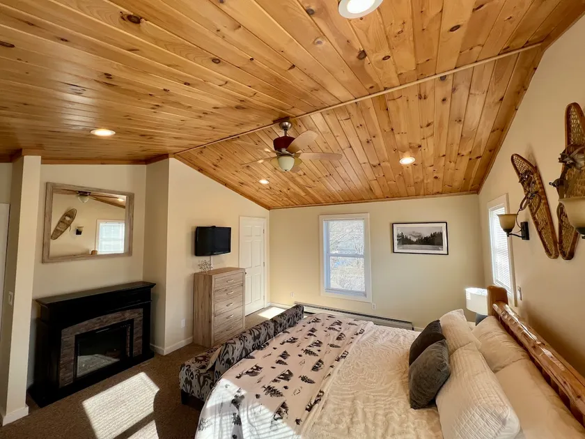 Spacious 5BR Retreat | Near Pico & Killington - Image 1