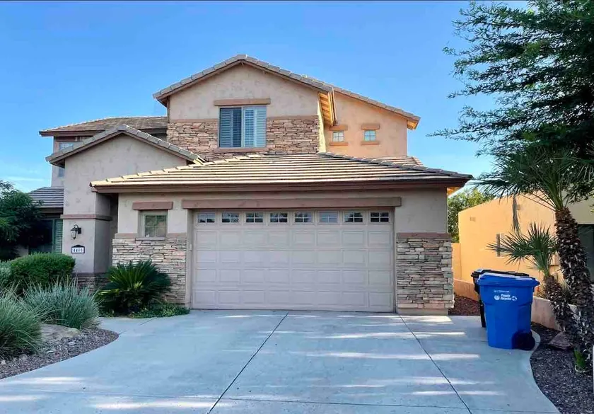 Elegance and comfort in a peaceful neighborhood - Image 1