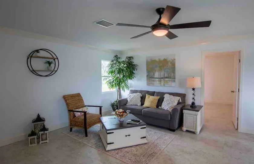 Adorable 2BR/1 Bath guesthouse in the second floor - Image 1