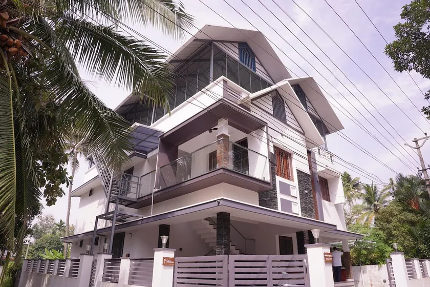 2 BHK Luxurious Residential House near Edappally - Image 1