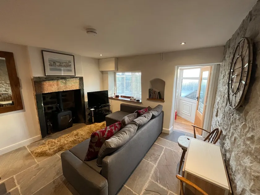 Entire 1 bed cottage, a traditional & modern home. - Image 1