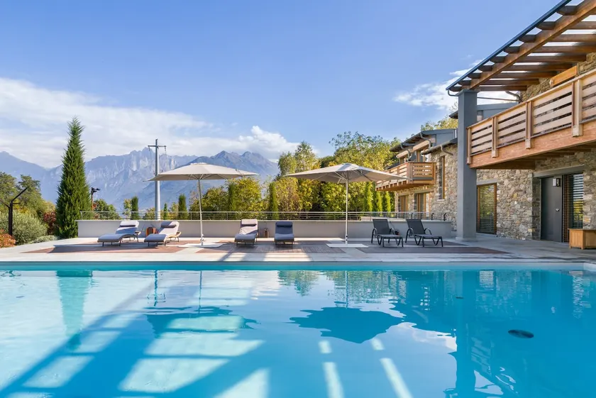 Villa Domus Bassa Lake Como - heated pool & SPA - Image 1