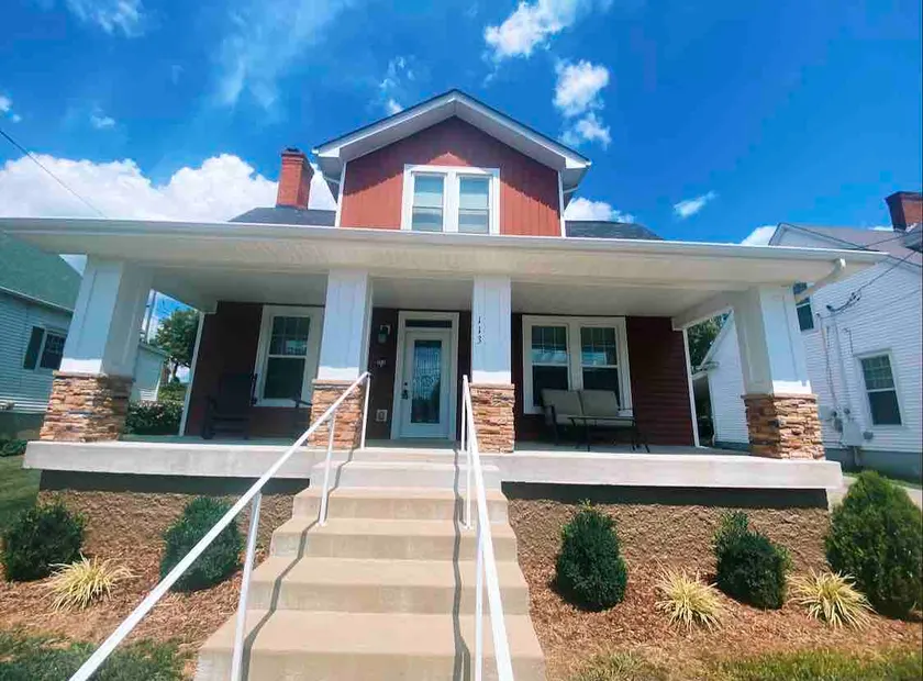 The Red Cottage - Image 1