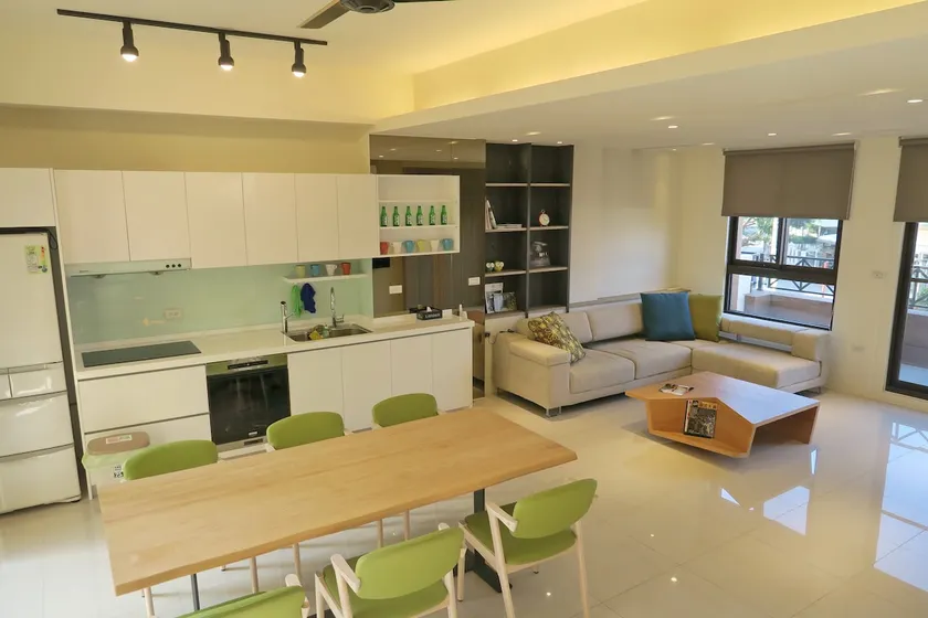 Comfortable accommodation for 4-6 people! Hot pot🍲 and mahjong available🀄️ (standard bed for 4 people, extra bed for 2 people) - Image 1