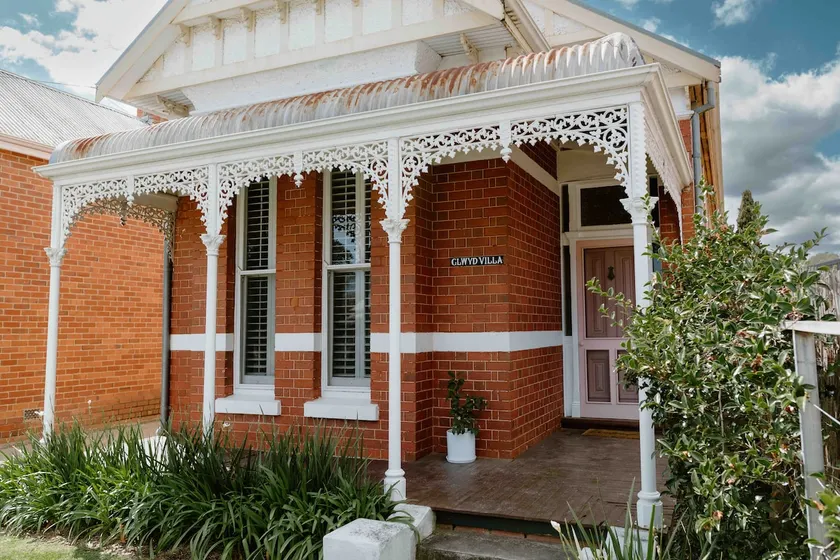 Charming Edwardian Home, immaculate & central - Image 1