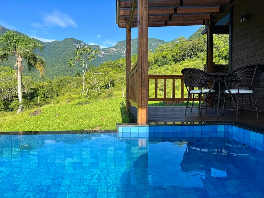 Cottage with a view of the canyon and a heated pool - Image 1