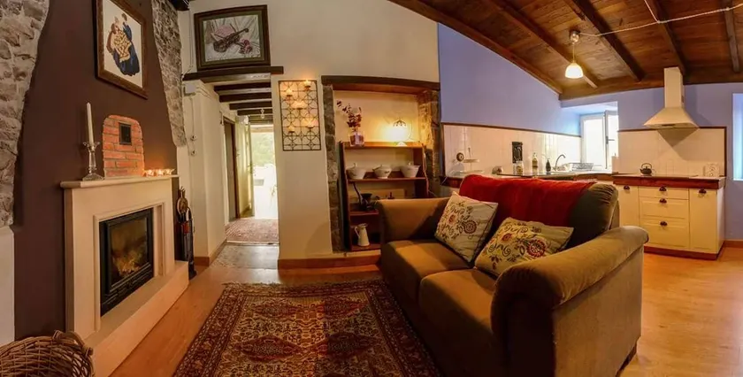 Cozy house in the countryside - Image 1