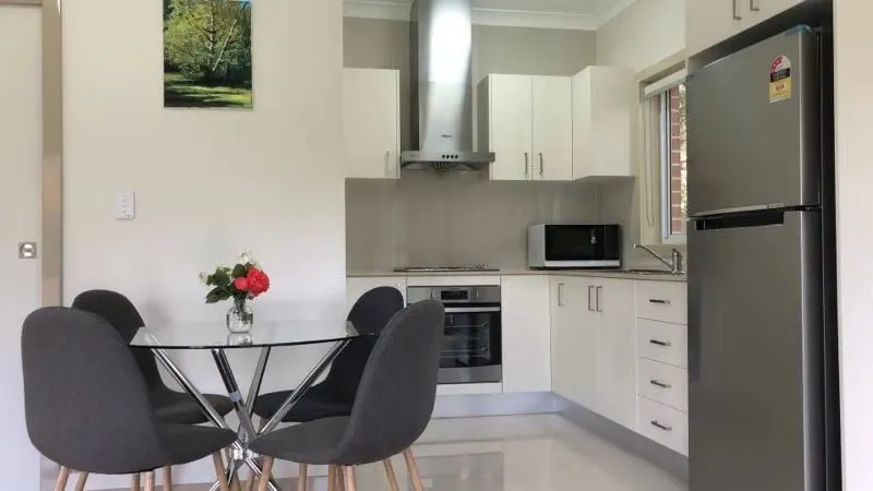 Modern granny flat, relax to the sound of nature - Image 1