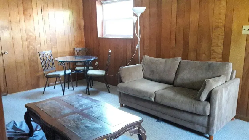 Quiet and comfortable Basement, private entrance - Image 1
