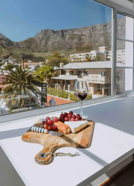Kloof Street Studio With Mountain Views-Explore Cape Town's Coolest Street - Image 1