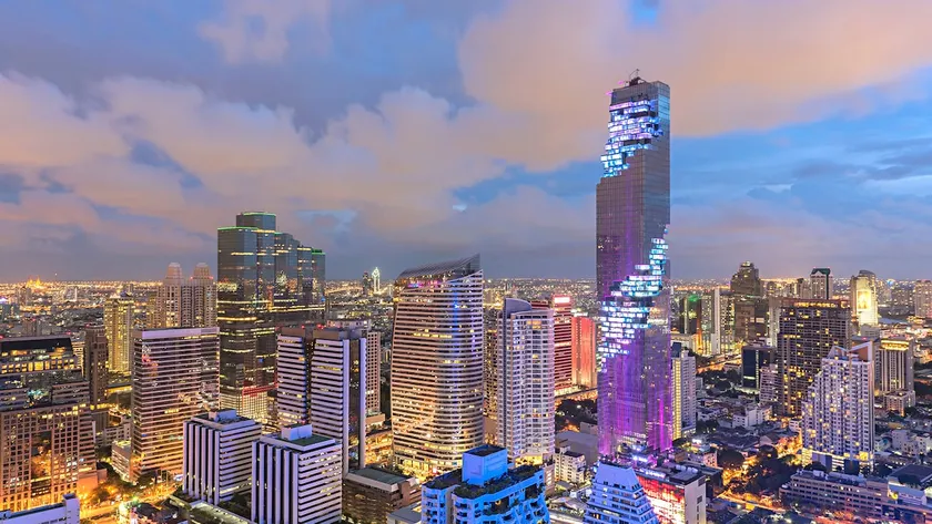 Luxury 3 bedroom apt. Silom (Pool/balcony/Gym) - Image 1