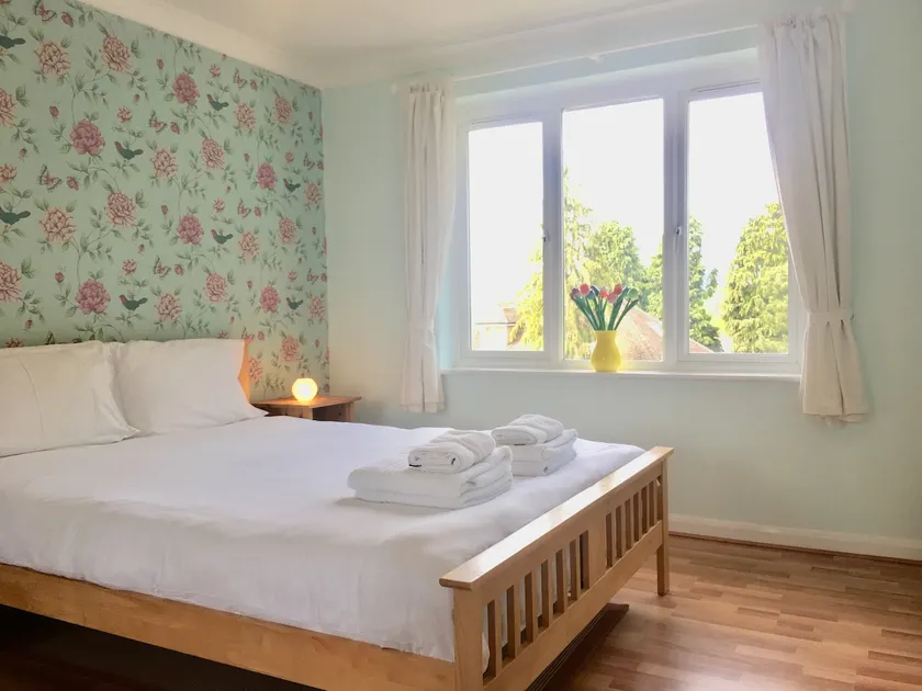 Apple Perch 2BR Flat - Free Parking - Image 1