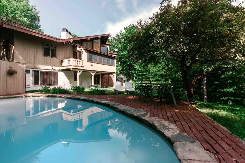 Stratton Mountain Ski Chalet: Hot Tub, Game Room, EV Charger, Kayak & Pond Views - Image 1