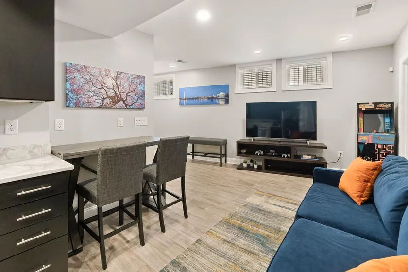 Stylish 2 bedroom apt near Gallaudet/Union Market - Image 1