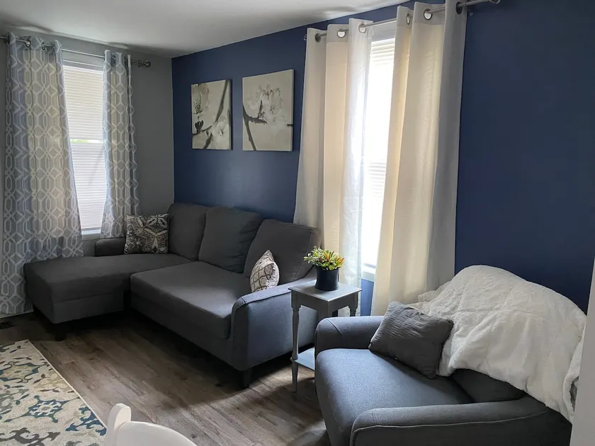 Cozy One Bedroom House - Image 1