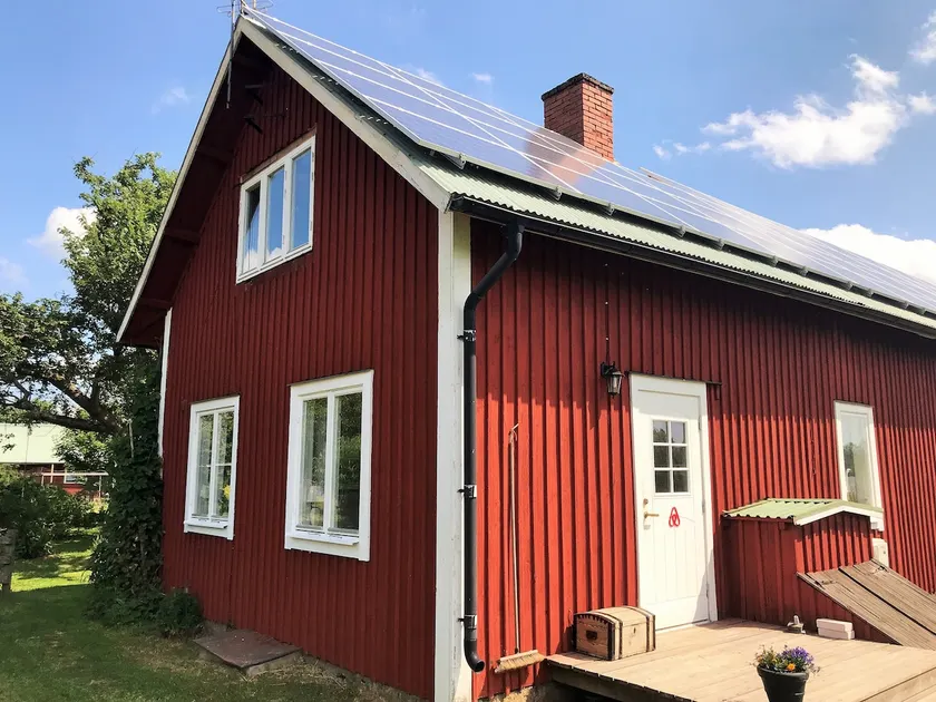 Cozy house on organic farm 10 min from downtown - Image 1