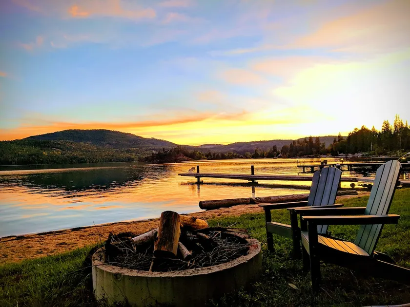 Waterfront Eagle's Nest Guest House - Image 1