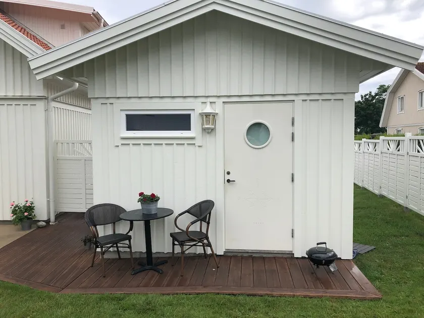 Private cottage in central Grebbestad - Image 1
