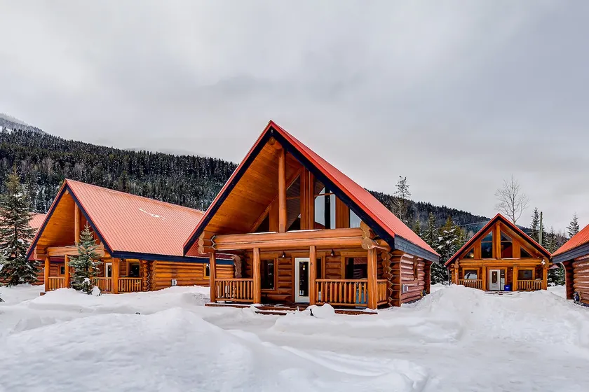 Authentic, Timber Log Cabin Perfect for Groups - Image 1