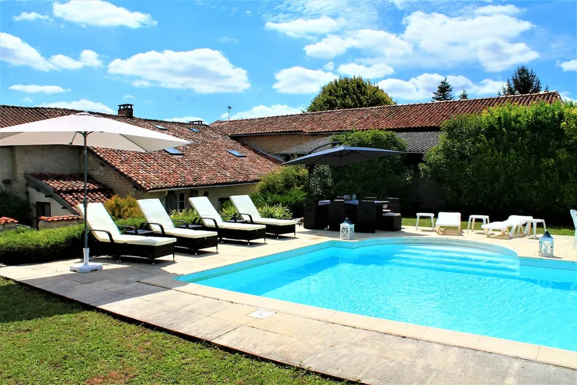 Beautiful 16th Century Farmhouse with amazing views and private heated pool! - Image 1